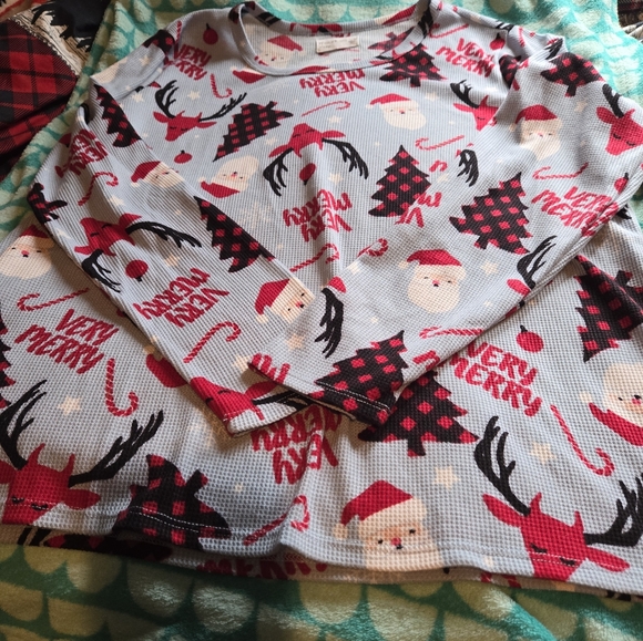 Ladies size large sleep top - Picture 8 of 8